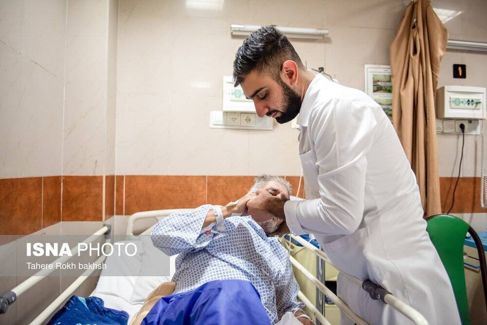 به مناسبت روز جهانی پرستار: ایثار، خدمت، و مقاومت؛ پرستاران ایران از دیروز تا امروز به مناسبت روز جهانی پرستار: ایثار، خدمت، و مقاومت؛ پرستاران ایران از دیروز تا امروز