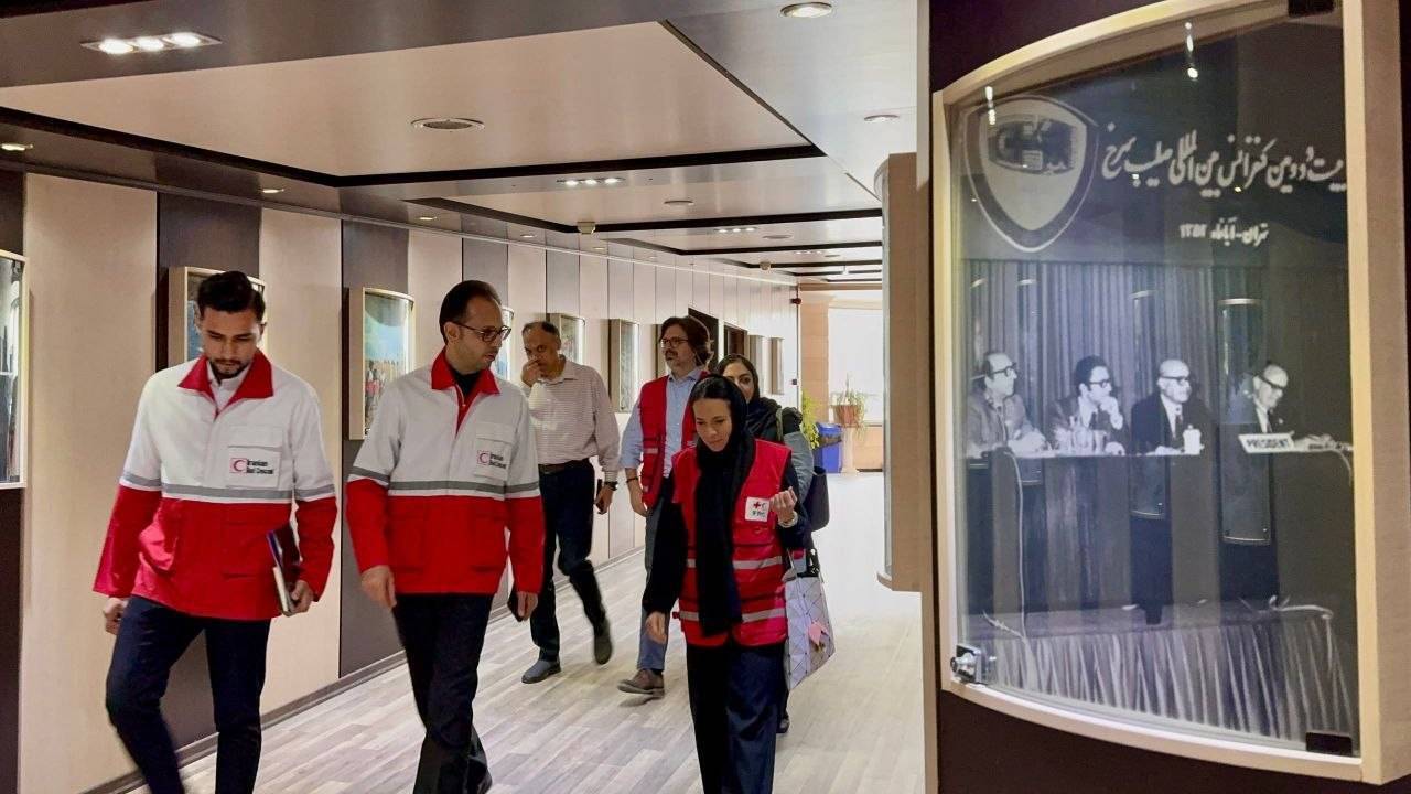 نشست هم‌اندیشی هلال‌احمر با نمایندگان سازمان‌های بشردوستانه