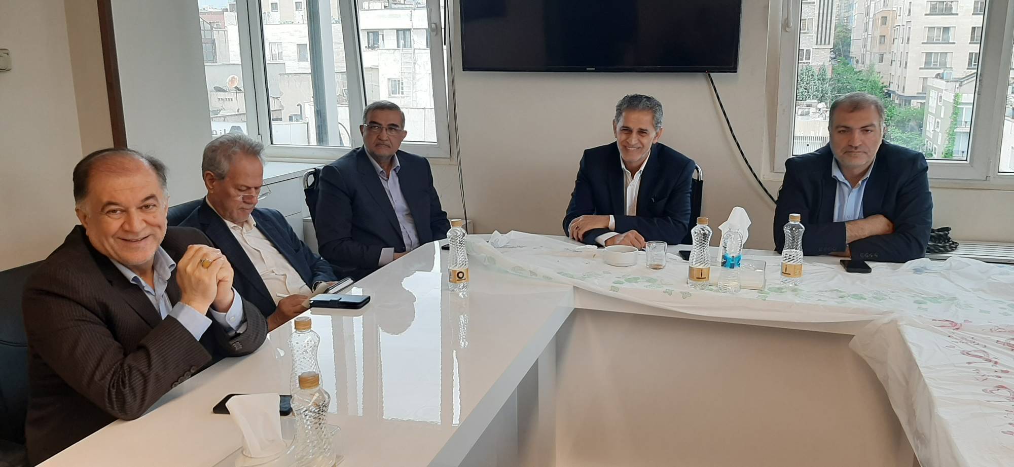 بررسی راهکارهای تسریع بازسازی مناطق آسیبدیده از جنگ در نشست هیئتمدیره مجمع خیرین کشور بررسی راهکارهای تسریع بازسازی مناطق آسیبدیده از جنگ در نشست هیئتمدیره مجمع خیرین کشور