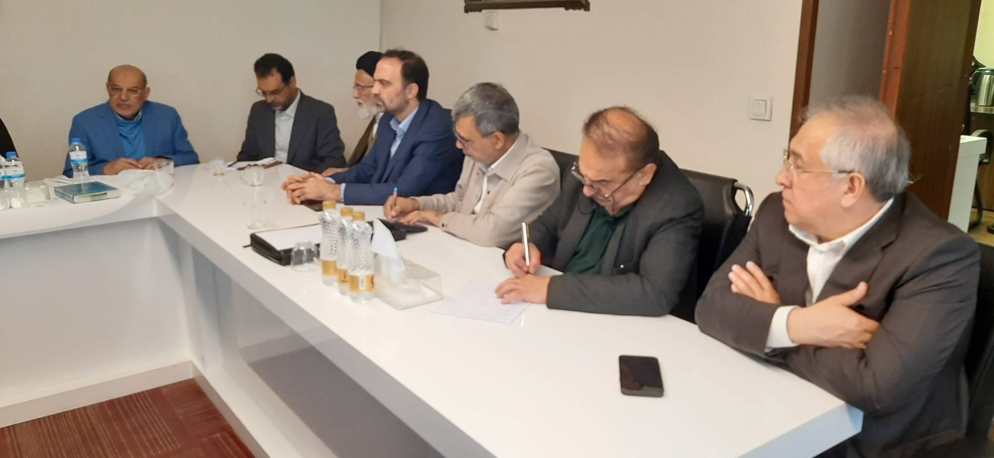 بررسی راهکارهای تسریع بازسازی مناطق آسیبدیده از جنگ در نشست هیئتمدیره مجمع خیرین کشور بررسی راهکارهای تسریع بازسازی مناطق آسیبدیده از جنگ در نشست هیئتمدیره مجمع خیرین کشور