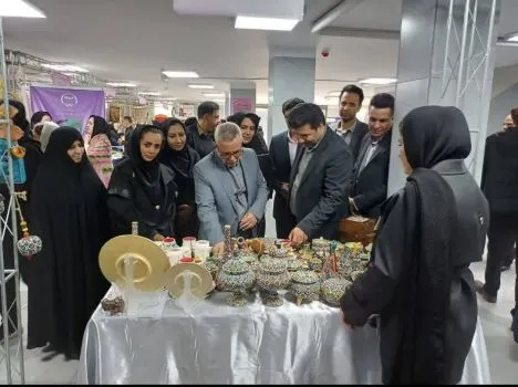 نمایشگاه اشتغال و کارآفرینی با همت کمیتۀ امداد برگزار شد