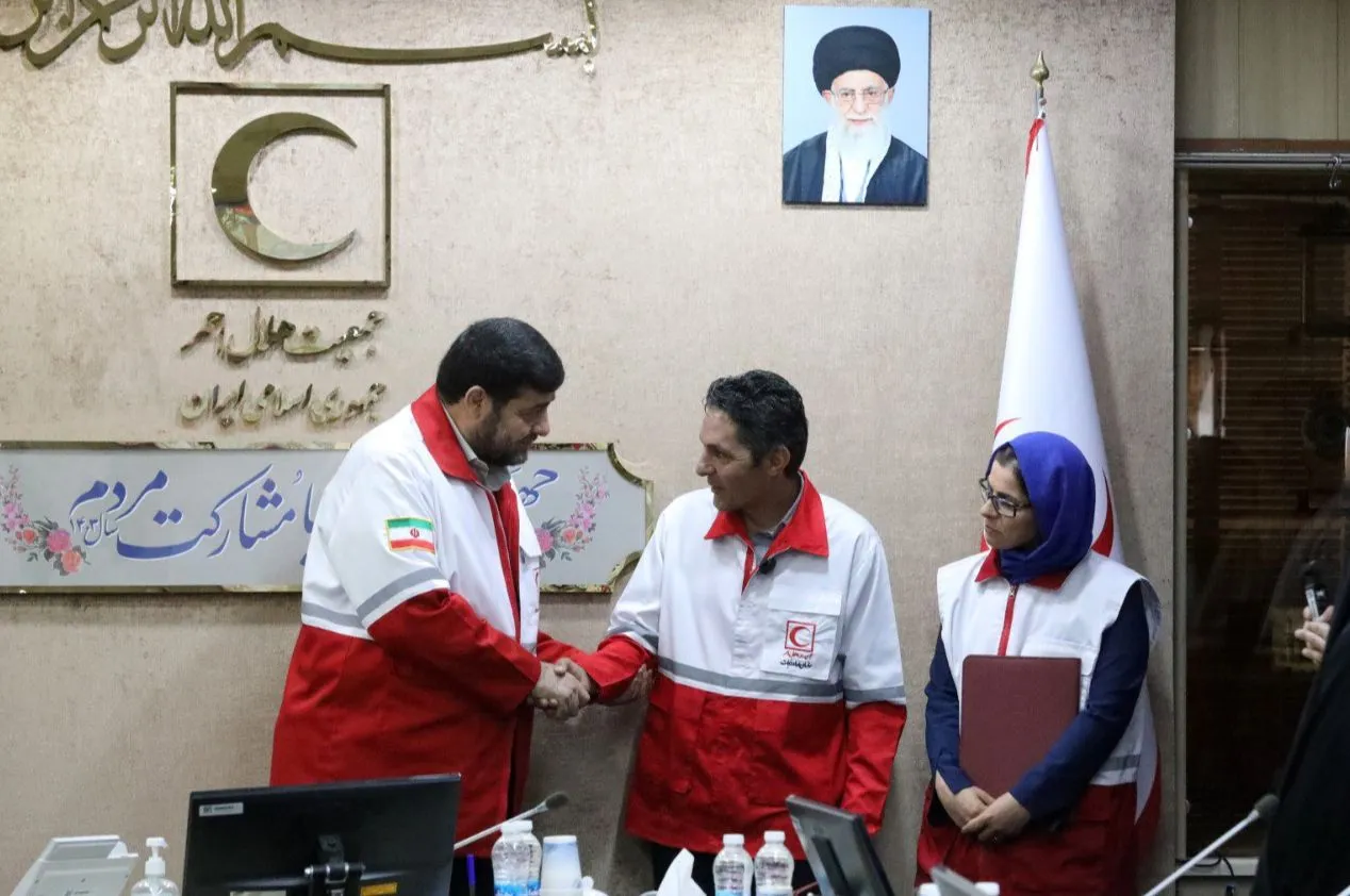 تجلیل هلال احمر از داوطلبی که یسنا را نجات داد / نگاهی به زندگی «هادی کاهانی»