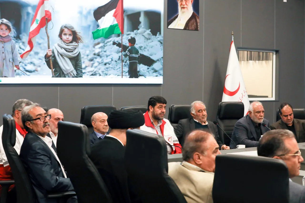 نشست مشترک مجمع خیرین کشور و هلال‌احمر با موضوع کمک‌رسانی به آسیب‌دیدگان لبنان و غزه برگزار شد