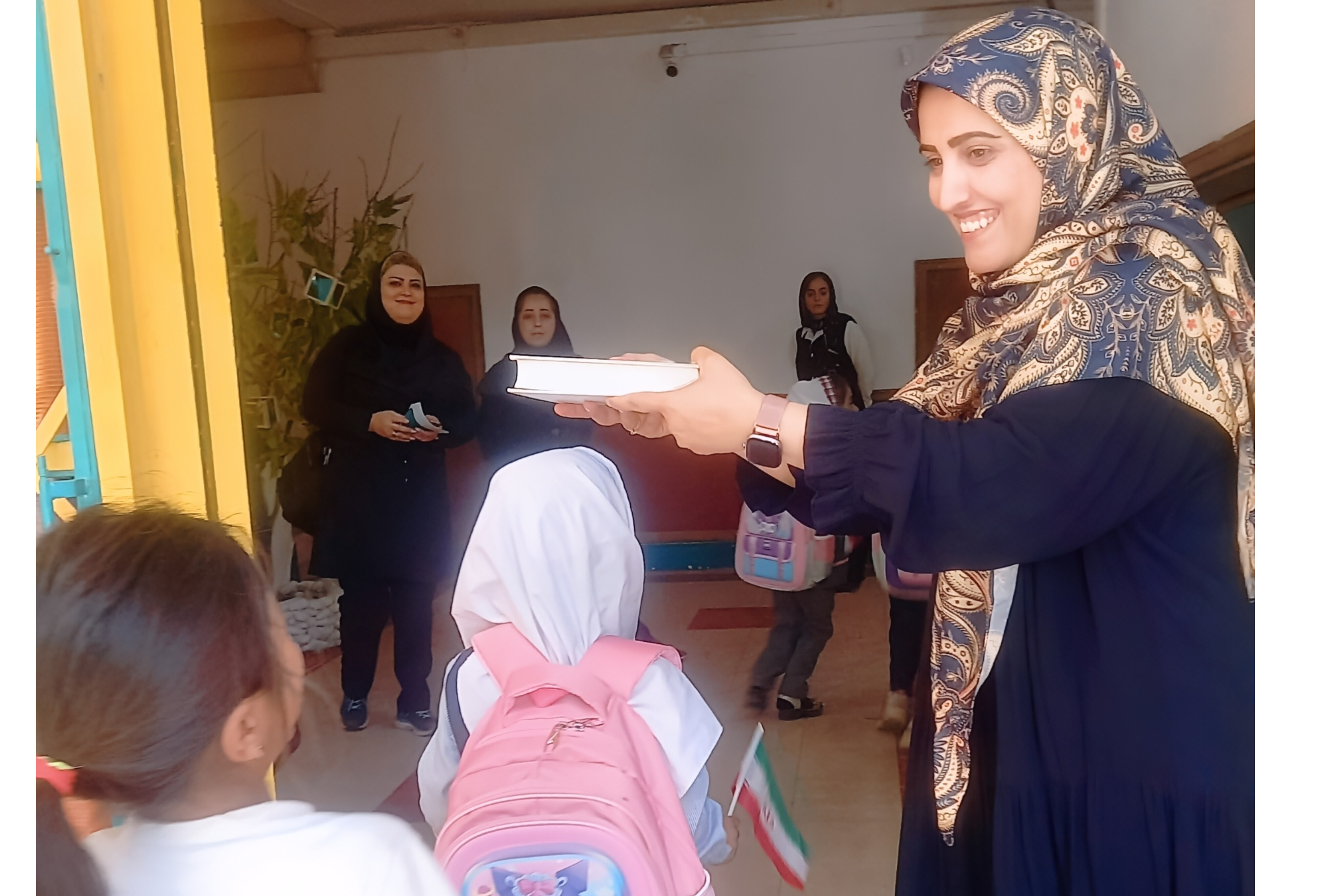 حالوهوای اول مهر در مدرسهٔ کودکان کار «صبح رویش» حالوهوای اول مهر در مدرسهٔ کودکان کار «صبح رویش»