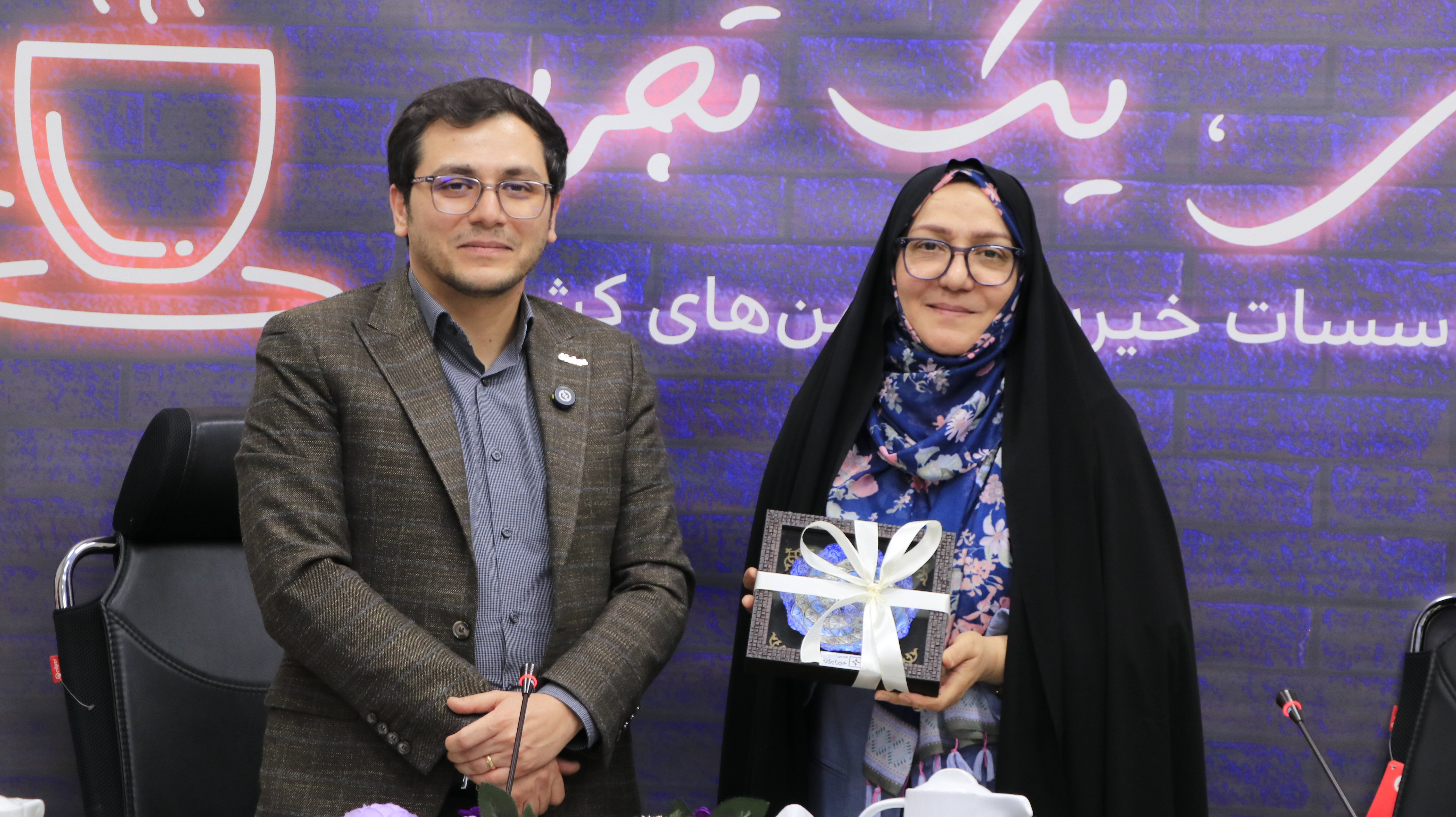 فقر نباید دختران مستعد را از تحصیل بازدارد فقر نباید دختران مستعد را از تحصیل بازدارد