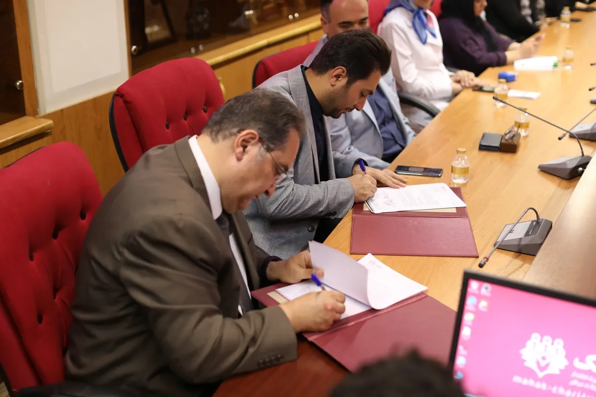 تفاهم‌نامه‌ میان محک و دبیرخانه جایزه سالانه هوش مصنوعی ایران امضا شد