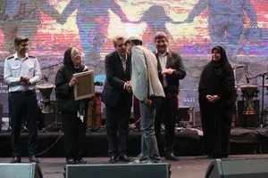 ادای احترام هنرمندان به آتش‌نشانان جنگ