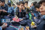 تداوم آموزش با فداکاری و همدلی