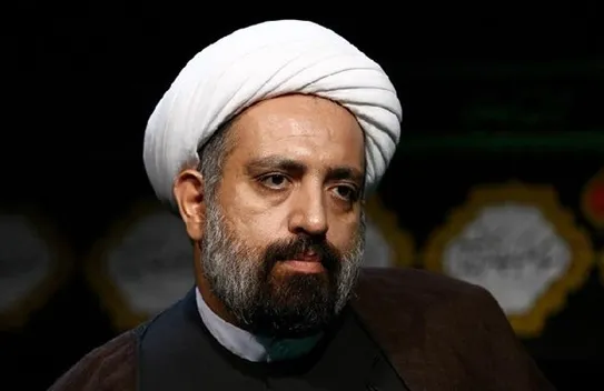 مجاهدت شاعران با سرودن ۱۶ هزار شعر در جنگ چهل روزه / باید حسینی‌ها و یزیدیان زمان را در شعر نشان دهیم