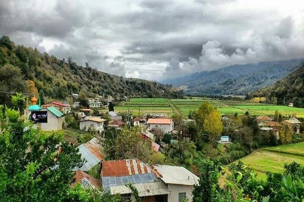 «نُج»؛ روستایی زیر نورِ نیکی