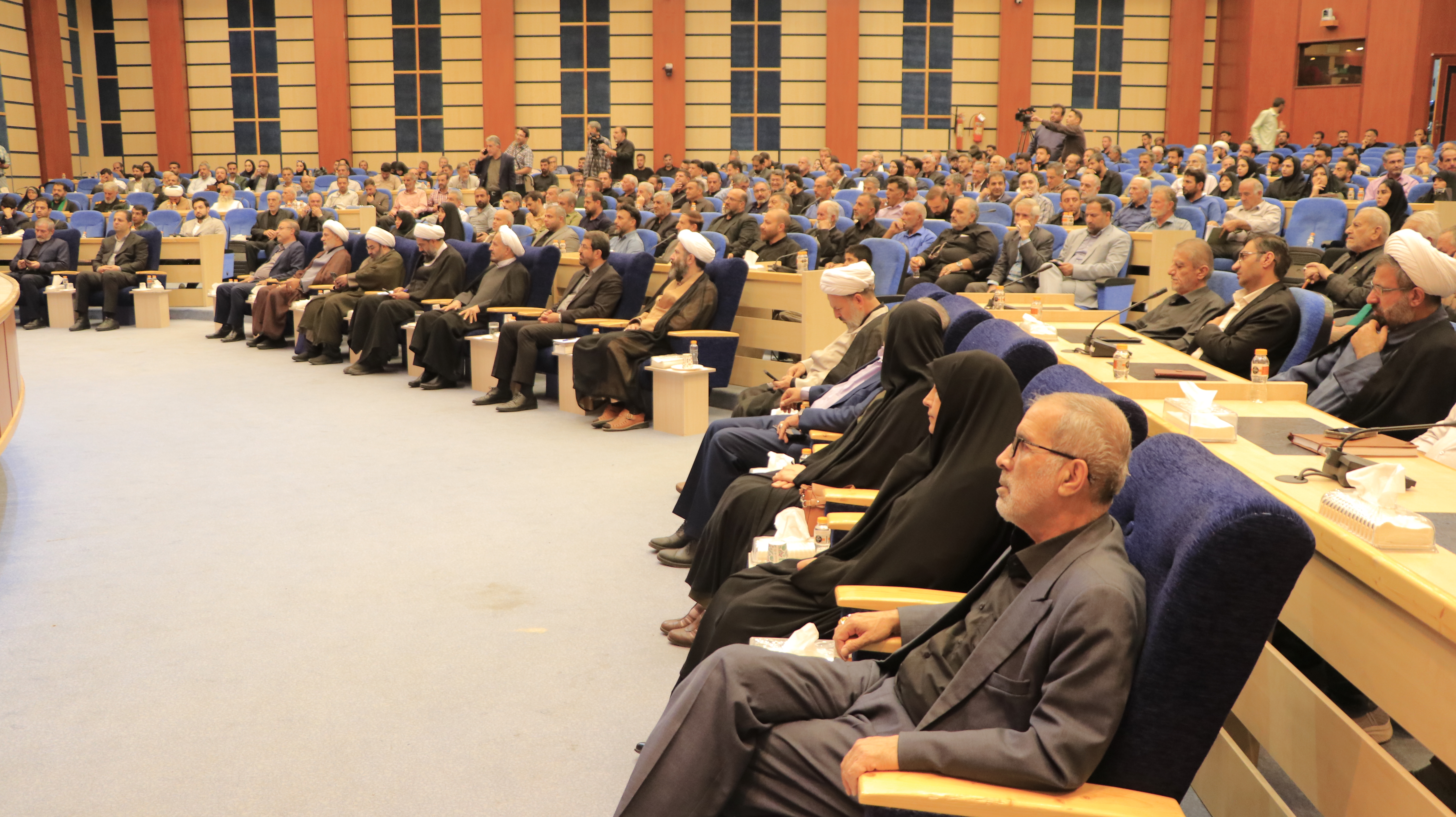 آغاز یک جریان ملی برای پیوند «خیریه» و «هیئت» از استان همدان / ۲۴ هیئت مذهبیِ استان همدان، پروانۀ فعالیت خیریه دریافت کردند آغاز یک جریان ملی برای پیوند «خیریه» و «هیئت» از استان همدان / ۲۴ هیئت مذهبیِ استان همدان، پروانۀ فعالیت خیریه دریافت کردند