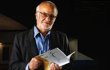  کتابخانه شخصی استاد «فرهنگ شکوهی» به بنیاد ایران‌شناسی سمنان اهدا شد
