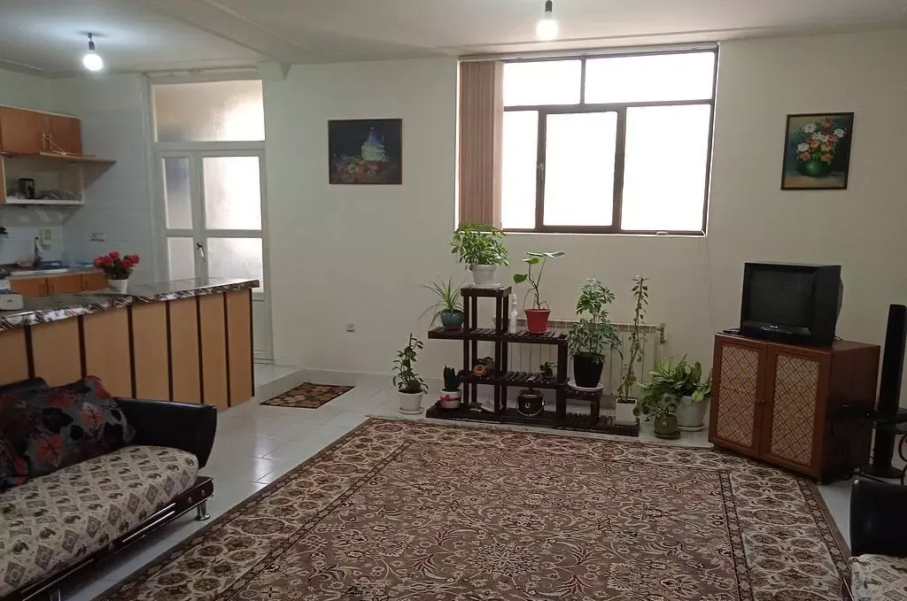 بانوی شیرازی منزل خود را به عرصۀ سلامت اهدا کرد