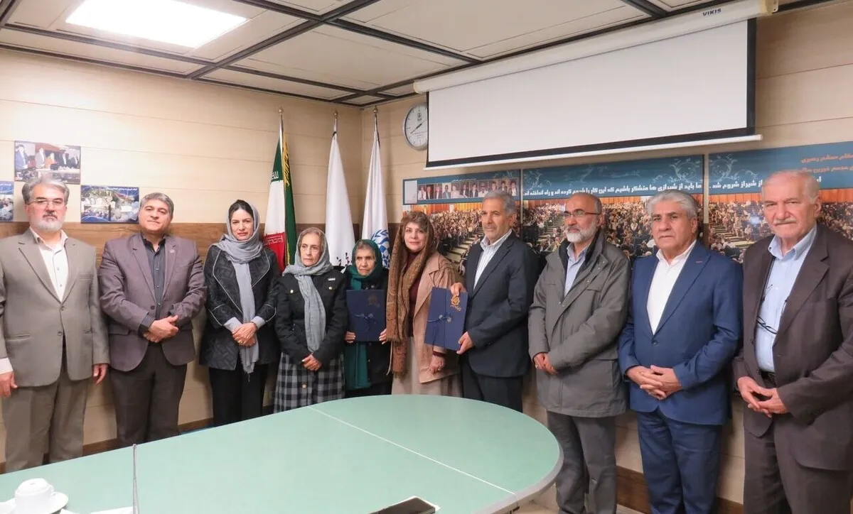 خیرین ۴۹۳ ملک شخصی را برای ارتقای سلامت در فارس اهدا کردند