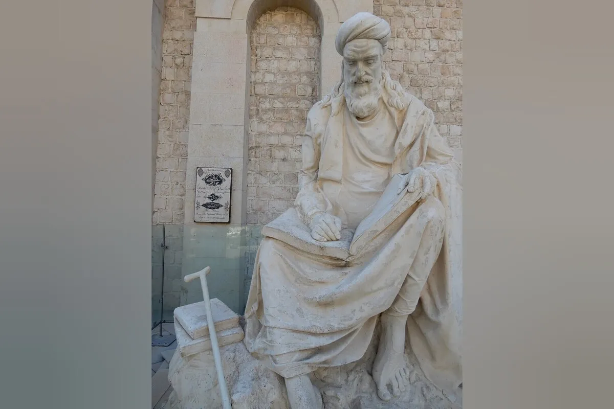 عدم تعلق به دنیا و مذمت وابستگی؛ کانون اصلی واپسین اشعار خواجوی کرمانی