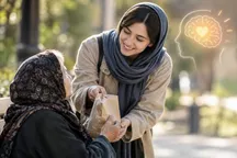 مهربانی با دیگران چه اثری بر حال خوب ما دارد؟ / نتایج بررسی ۲۰۱ مطالعه