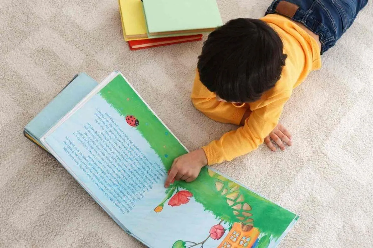 سمنانی‌ها یک تماس تلفنی تا کتاب فاصله دارند
