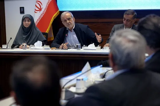 پزشکیان: فرهنگ حفاظت از محیط زیست باید از مدرسه آغاز شود