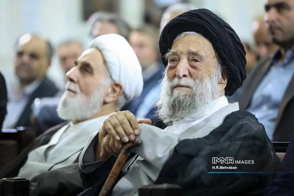 آیت‌الله مستجابی از روحانیون خیّر اصفهان درگذشت