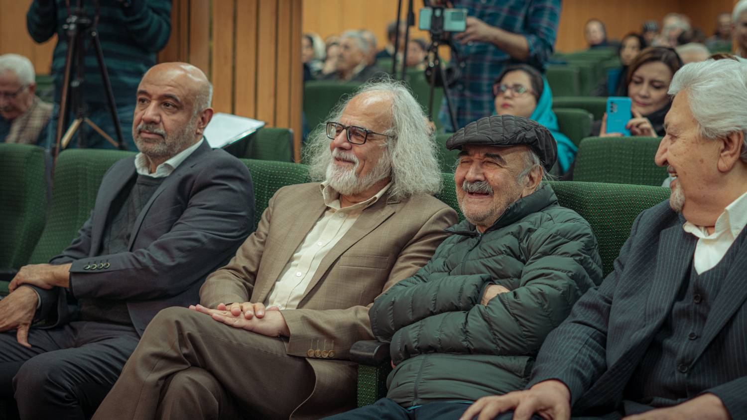 محمدرضا شفیعی کدکنی و مصطفی ملکیان در همایش با حافظان بهار